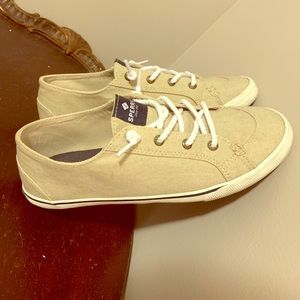 Women’s Sperry 8